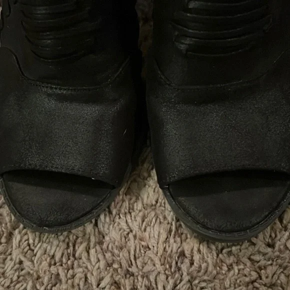 Quipid Peep toe black sling back booties. Size 9. - Picture 6 of 9